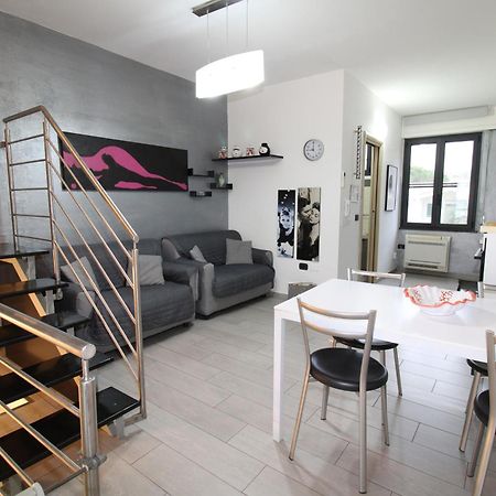 Corona'S Apartment- Fronte Spiaggia La Caletta Exterior photo